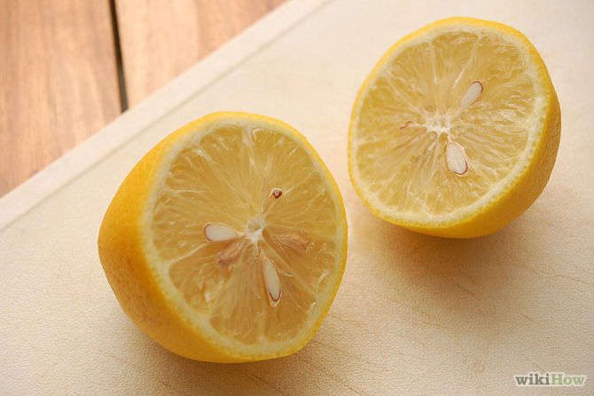 Couper les citrons en deux-Make-Lemon-Juice-Step-1