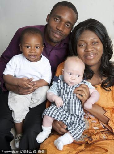 arlette et francis tshibangu -parents noirs, enfant blanc 4