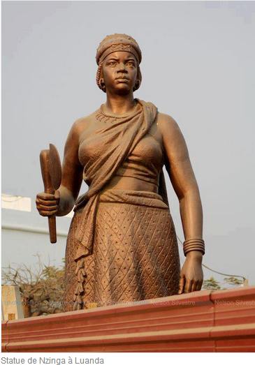 Statue de Nzingha à Luanda