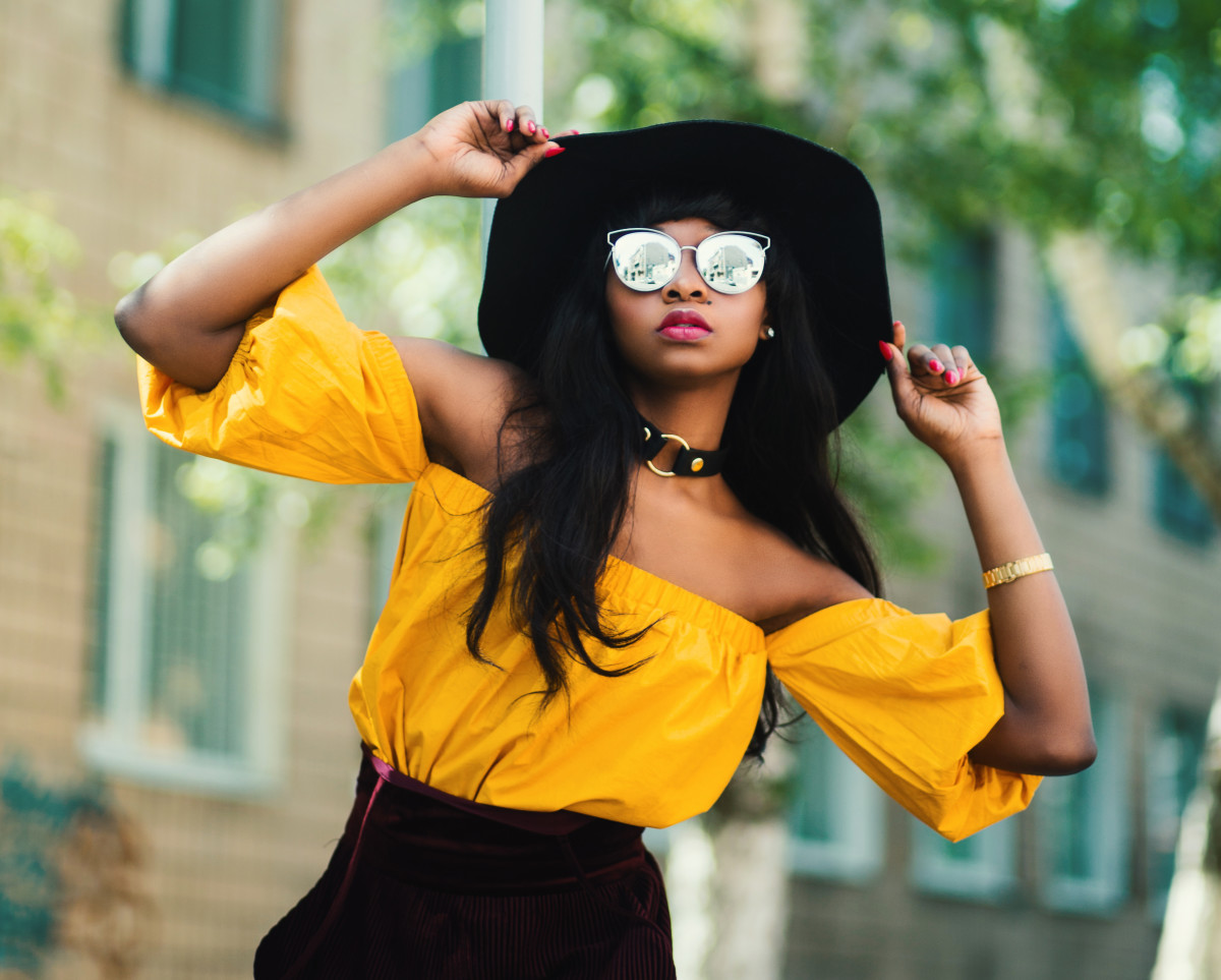 Yellow fashion trend: black women in yellow 