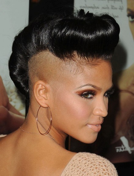 20 Elegant Pompadour Hairstyles for Women - Hairstyles Weekly